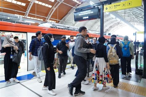 KRL MRT Dan LRT Beroperasi Sampai Jam 2 Pagi Di Malam Tahun Baru