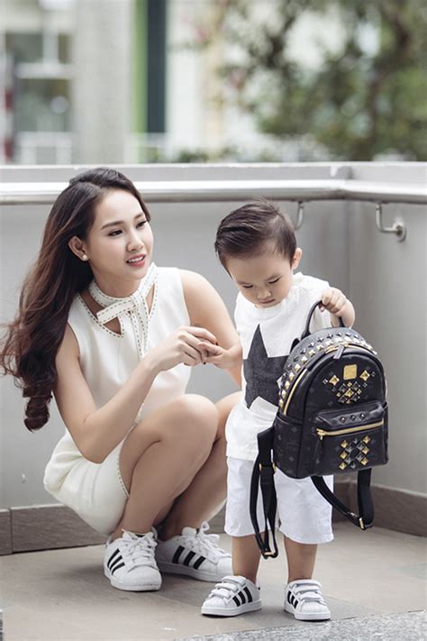 Mẹ đơn thân Thanh Trúc khoe con trai gần 2 tuổi đáng yêu như hot boy