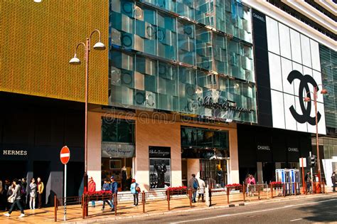 A Roupa Armazena Com A Parede De Vidro Em Taikooli Chengdu Foto