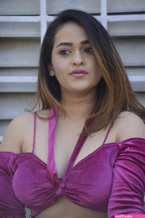 Prajakta Dusane Porn Sexy Photos