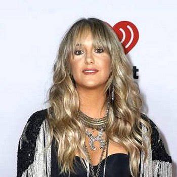 Lainey Wilson Babe Page Watch This Musician On Freeones