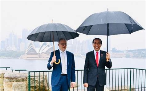 Meski Hujan Pm Australia Ajak Presiden Jokowi Berkeliling