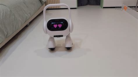 Il Cane Robot Con L Ai Tiene Compagnia Racconta Storie Da Una Foto