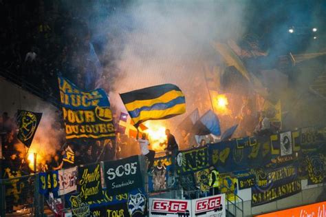 Fotos Galerie Gästefans Rot Weiss Essen 1 FC Saarbrücken 19