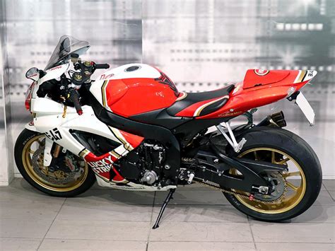 Suzuki GSX R 750 Colore Bianco Rosso Usato In Vendita