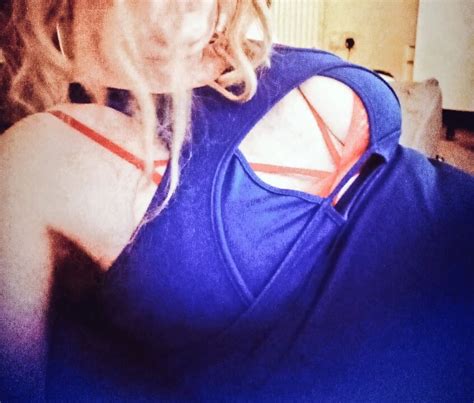 Barbarella Rossa Needs You To Cheer Her Up Shemale Amateur Porn Feat Marilyn MacRoe XHamster