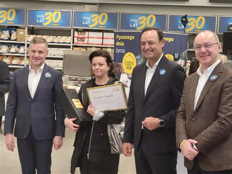 Makro Ma 30 Lat Jubileusz W Symbolicznym Miejscu