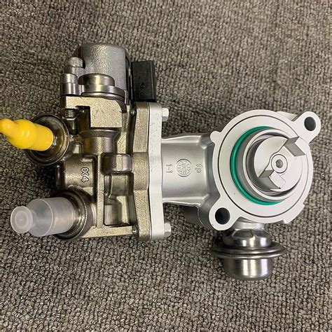 Oem A High Pressure Fuel Pump For Mercedes Benz C L L