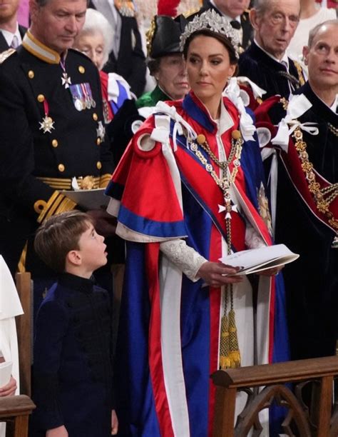 Pic Prince Louis Stares At Mum Kate Middleton In ‘pure Awe With Jaw On The Floor