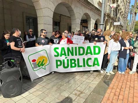 Izquierda de Huelva apoya la manifestación de Marea Blanca ante los