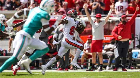 HIGHLIGHTS: Buccaneers Defeat Miami Dolphins 45-17 in Week 5