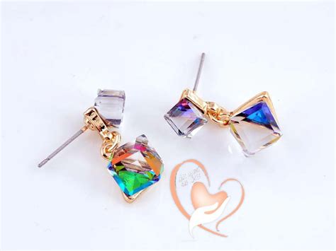 Boucles d oreille cristal cubes multi color au cœur des arts