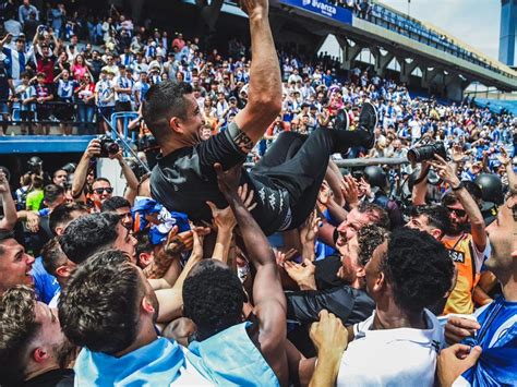 El H Rcules Sube A Primera Rfef Y Celebra Un Ascenso Tras A Os De Sequ A