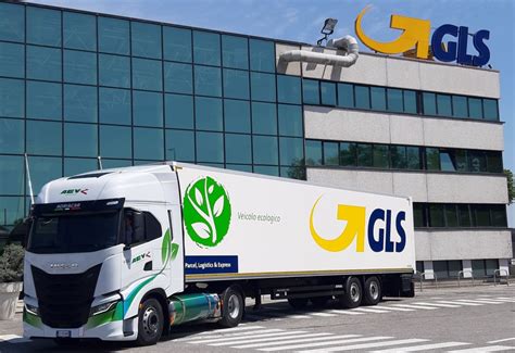 GLS Actualiza Su Flota Con 120 IVECO S WAY Alimentados Con GNL Y Bio GNL