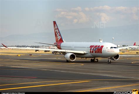 PT MVG TAM Linhas AÃreas Airbus A330 203 AviacionCR net