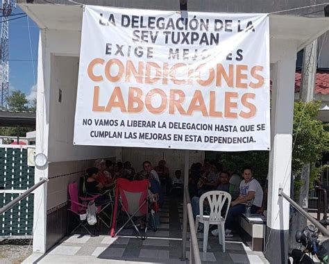 El Heraldo De Tuxpan Toman Las Instalaciones De La Sev