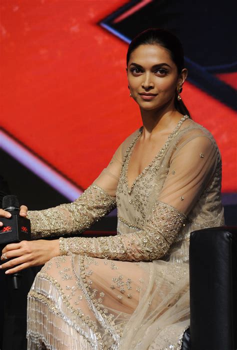 Изображение помечено Brunette Deepika Padukone Celebrity Star Indian Safe for work