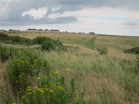 Footpath Across Sheepcote Valley © Oast House Archive Geograph