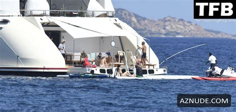 Jessica Biel Sexy Seen Flaunting Her Hot Bikini Body On A Yacht Alongside Justin Timberlake In