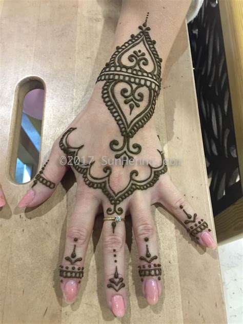 Hands Henna drawings - sunhenna.com