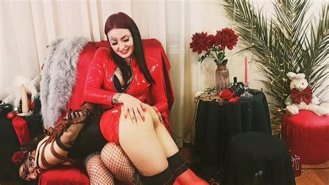Dominatrix Nika And Darkspasesolar Tying With Ropes Slapping A Hand On A Bare Ass Lesbian BDSM