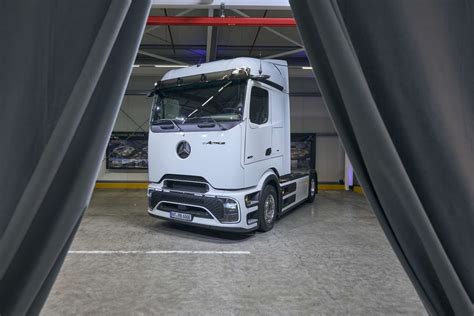 eActros 600 Mercedes Benz Trucks enthüllt fernverkehrstauglichen e