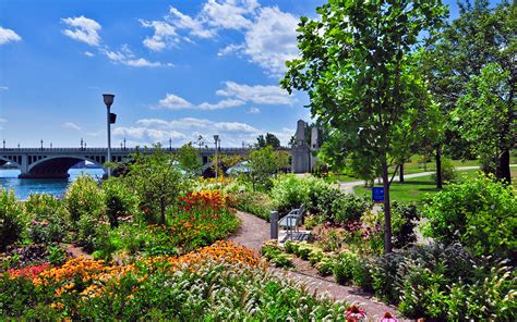 Detroit RiverWalk | SmithGroup