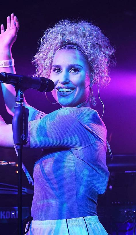 Raye Vancouver Concerts 2024 | SeatGeek.ca