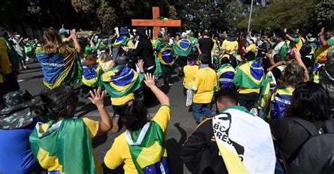 Los Evangélicos Marcharon Y Oraron En Brasilia Por La Salud De Jair