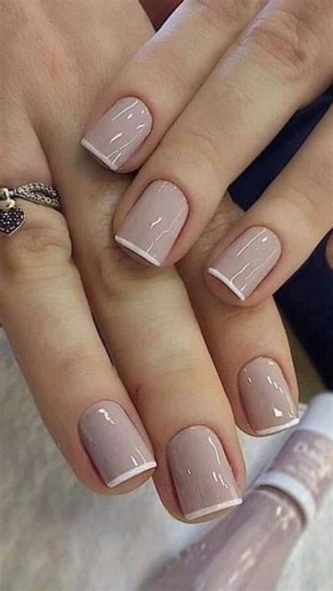 Uñas en tonos nude Unghie idee Smalto per unghie corte Unghie