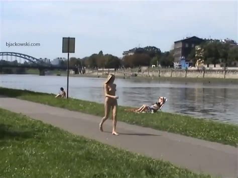 Blonde With Glasses Nude In Working Area CamWhores