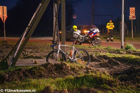 Botsing Tussen Bestelbus En Wielrenner Op De Plantagebaan Bij Wouw