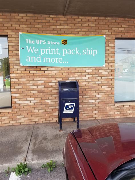 Store managers explain the requirements for professional The UPS Store photos 6