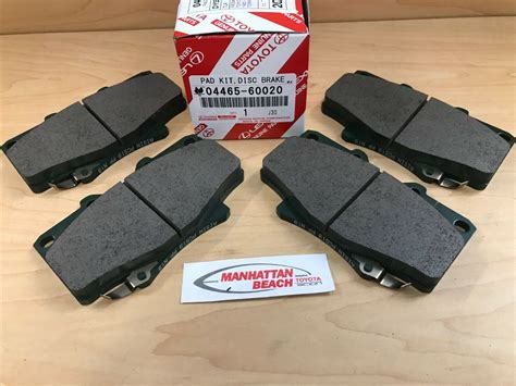 1991 1996 LAND CRUISER Front Brake Pads NEW Genuine Toyota 04465 60020