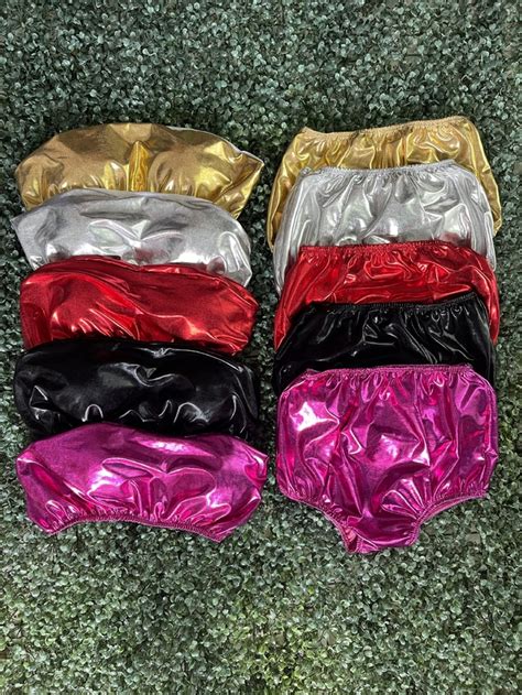 Conjunto Biqu Ni Hot Pants Metalizado Carnaval