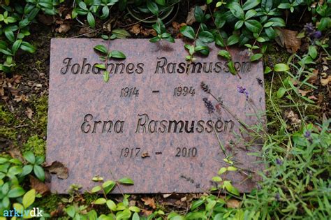 arkiv dk Johannes Rasmussen og Erna Rasmussen Gravsten på Beder