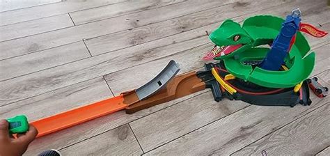 Amazon Hot Wheels City Cobra Crush Play Set Hot Wheels Car Nemesis Based Challenge
