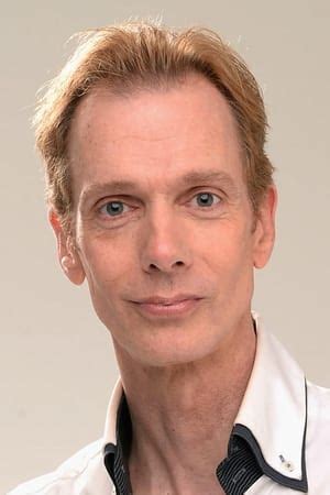 Doug Jones Biografía mejores películas series imágenes y noticias