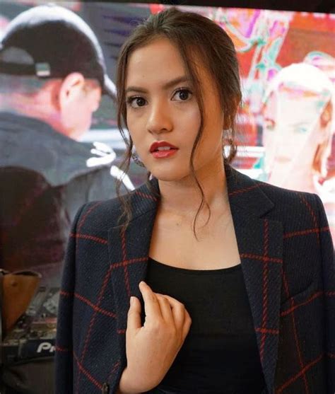 Biodata Marsha Aruan Lengkap Agama Pacar Dan Ig Asli Beauty Girl