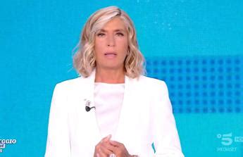 Myrta Merlino Pomeriggio Apre Con Omaggio A Barbara D Urso L Identit