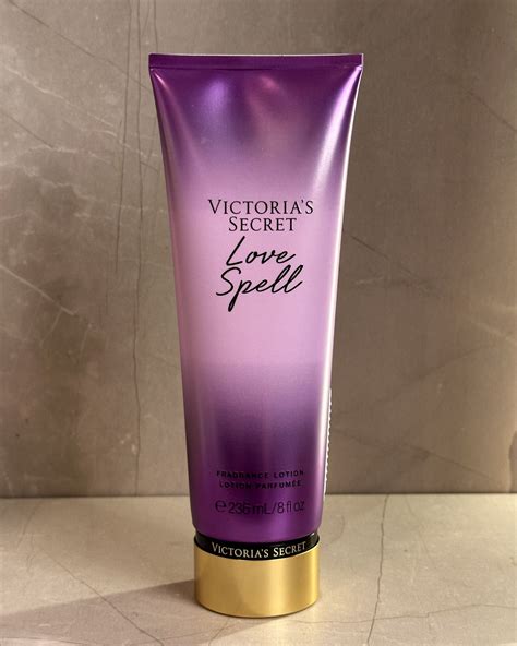 Crema Corporal Love Spell De Victorias Secret 236ml Perfumarte VIP