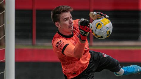 Luan Polli é Vaiado Por Torcida Do Atlético Go E Louzer Defende