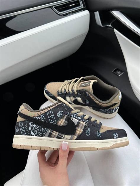 Кроссовки nike sb dunk travis scott — цена 2000 грн в каталоге ...