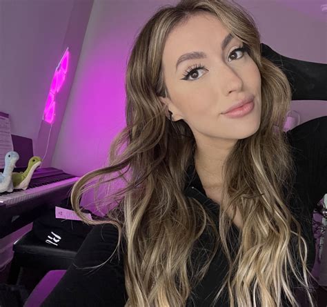 Clara On Twitter Blonde Clara Is Now Live On Twitch Https T Co YcwqR EXM Wish I Had Better