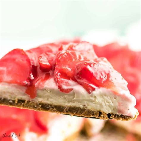 No Bake Strawberry Cheesecake - Cheerful Cook