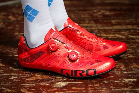 Best Road Shoes for Cycling - eBikeAI