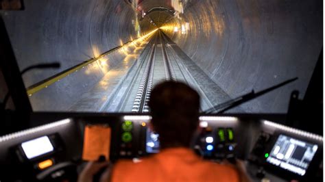 Gotthard Stra Entunnel Gesperrt Riss In Tunneldecke Entdeckt Stern De