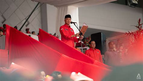 Analysis: Popular as governor, Indonesian presidential hopeful Ganjar ...