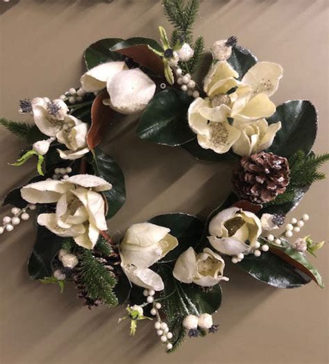 Artificial Flower Wreath with Magnolia White – Viva La Rosa