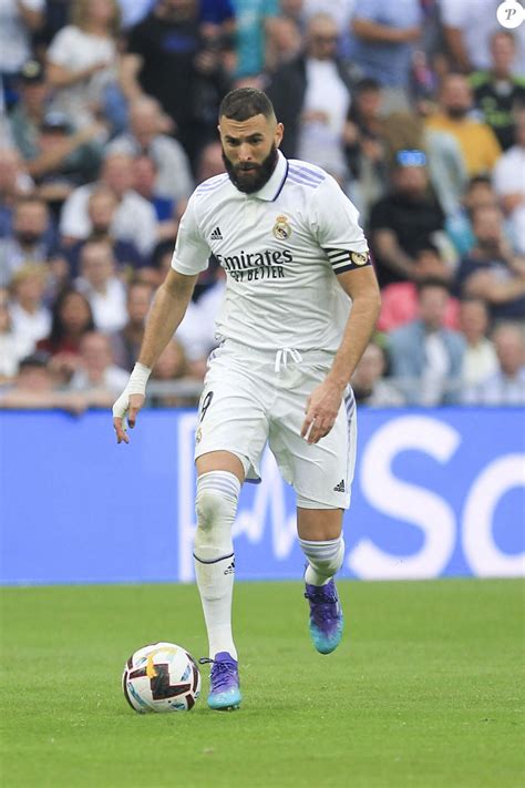 Karim Benzema Lors Du Match Entre Le Real Madrid Contre Le Fc Barcelone